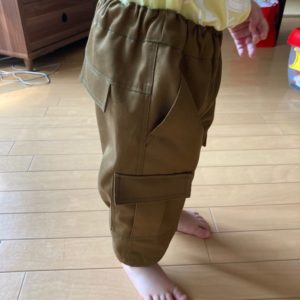 カーゴパンツ脇
