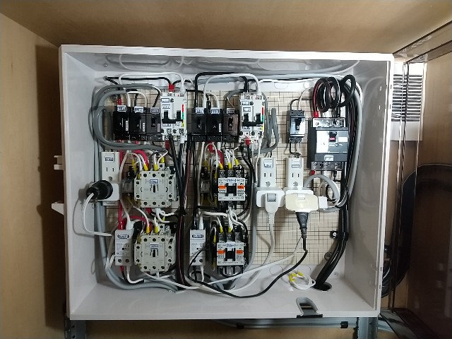 太陽光 交流集電盤 PCNP15-04JC 3回路用 太陽光 交流集電盤 PCNP15