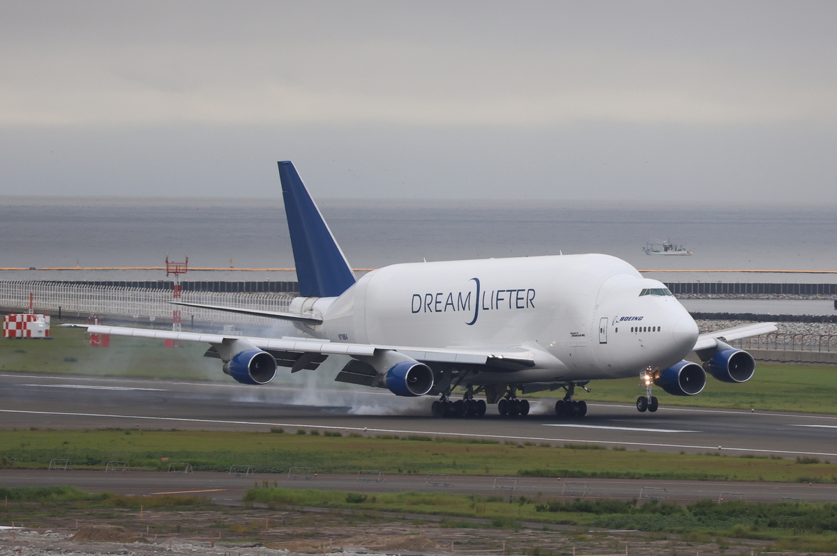 B787の部品輸送機、B747LCF/ドリームリフターの撮影にセントレアに行く。 -