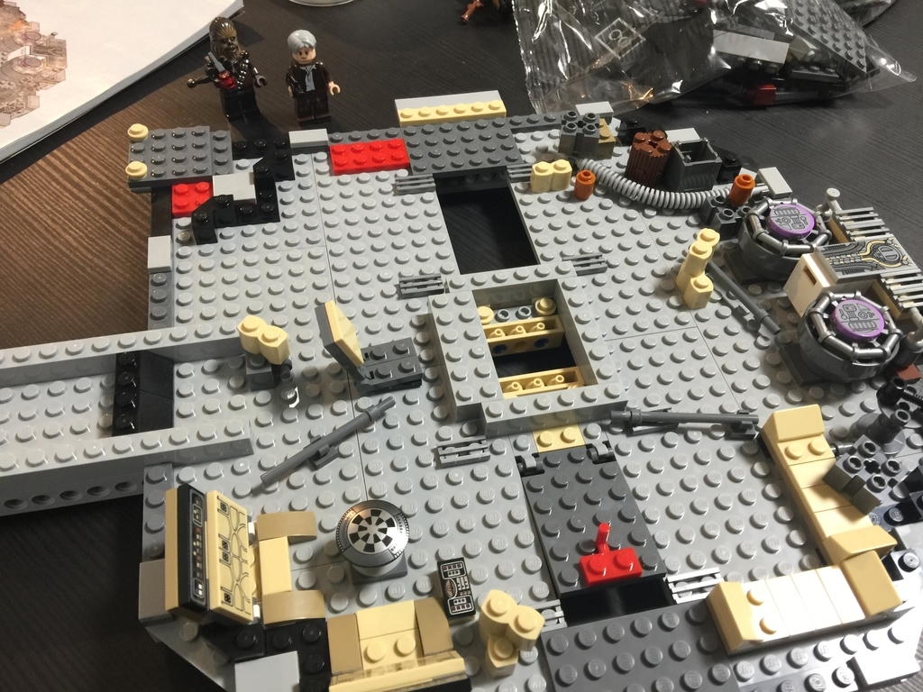 ジャーナル　準備中 LEGO75105「スター・ウォーズ ミレニアムファルコン」作ってみた