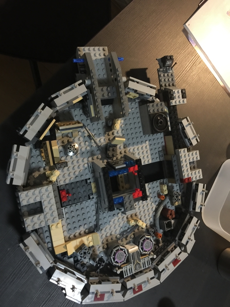 ジャーナル　準備中 LEGO75105「スター・ウォーズ ミレニアムファルコン」作ってみた
