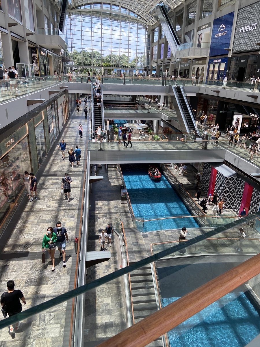 \u3010\u30b7\u30f3\u30ac\u30dd\u30fc\u30eb\u89b3\u5149\u3011\u30de\u30ea\u30fc\u30ca\u30d9\u30a4\u30b5\u30f3\u30ba\u3067\u30ab\u30b8\u30ce - 21\u4e16\u7d00\u306e\u30de\u30bc\u30e9\u30f3