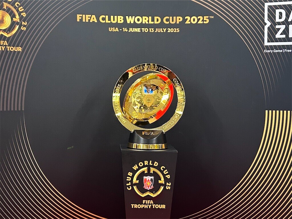 CWCトロフィー🏆 - ほらほらコーヒーが冷めちゃってるよ 2
