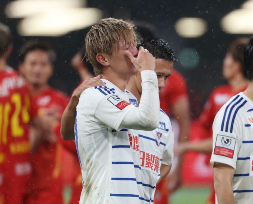 涙から歓喜へ！アルビレックス新潟が見せた絆の瞬間 – 長倉選手の