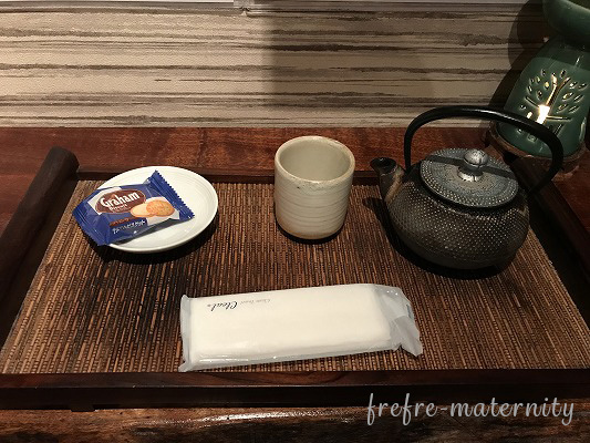 お茶とお菓子の写真 お茶とお菓子の写真
