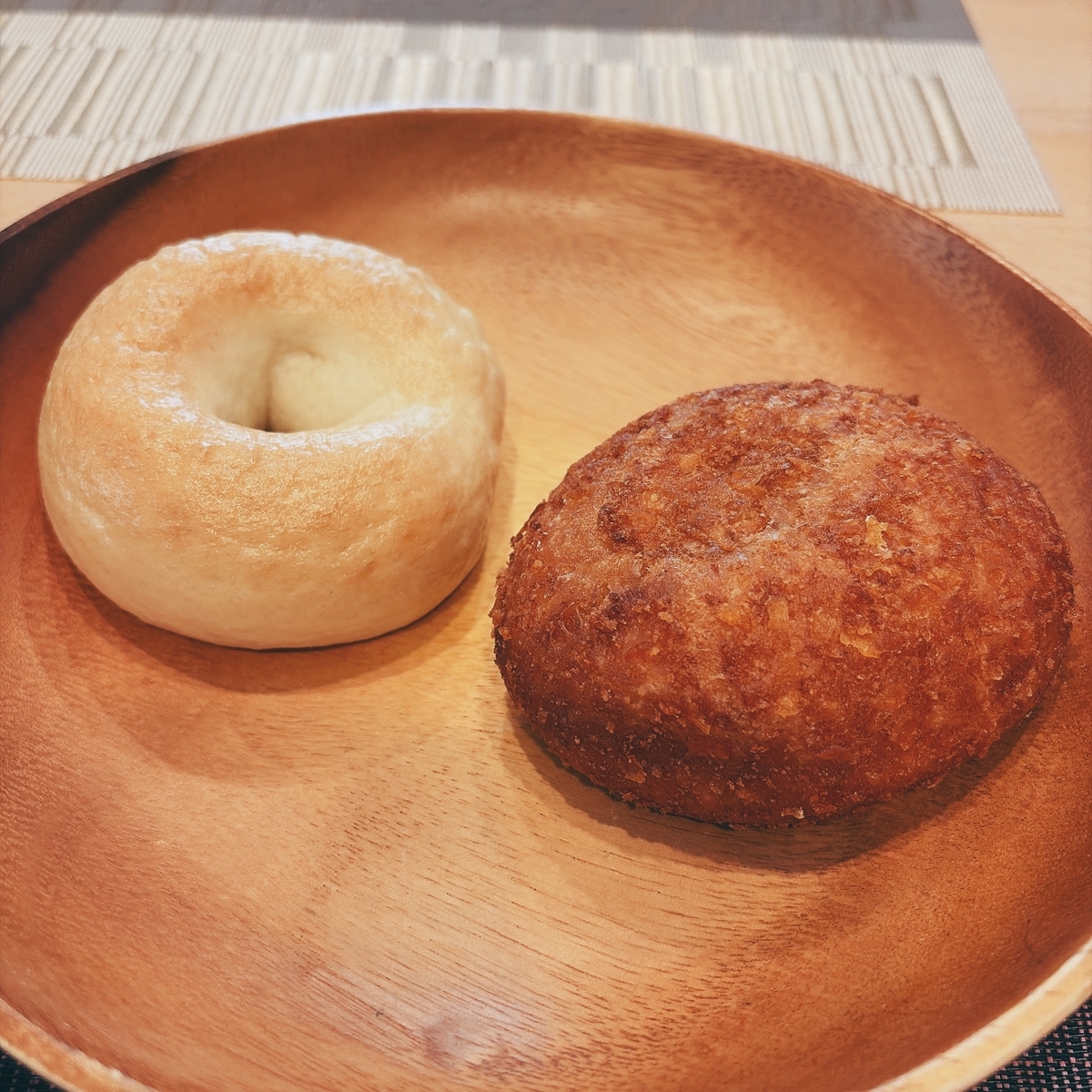 チーズベーグルとチーズカレーパン