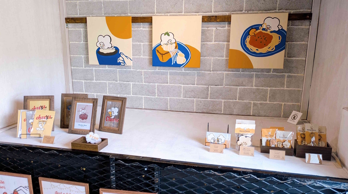 イラストレーター・ビアーノ モッカさんのグッズが展示販売されていました