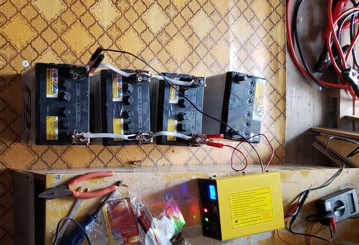 バッテリー4並列接続をしている画像