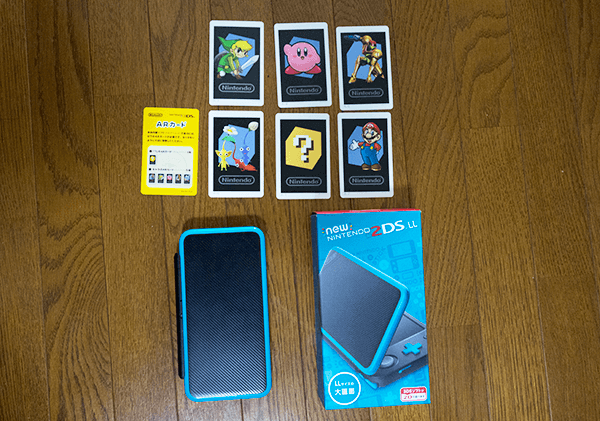 New 2DS LLの内容物 New 2DS LLの内容物