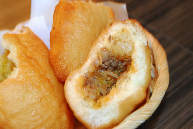 食の港・横浜の穴場！ ロシア料理店「ミーフバー」で味わう、超カラフルなミルフィーユサラダ＆激レアなウォッカ メシ