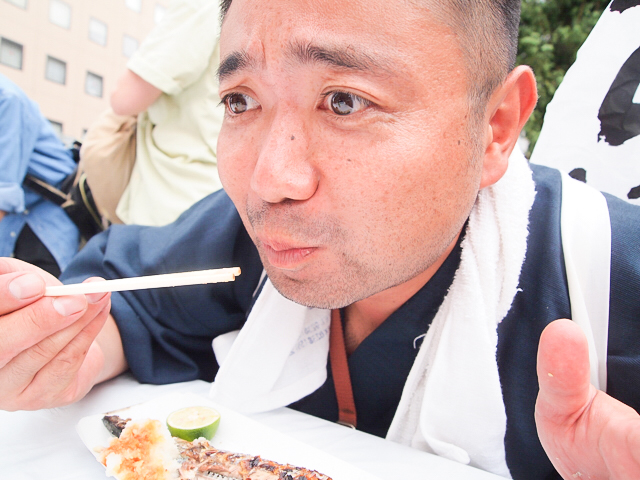 目黒のさんま祭り」4時間待ちの大行列の果てにたどり着いた極上