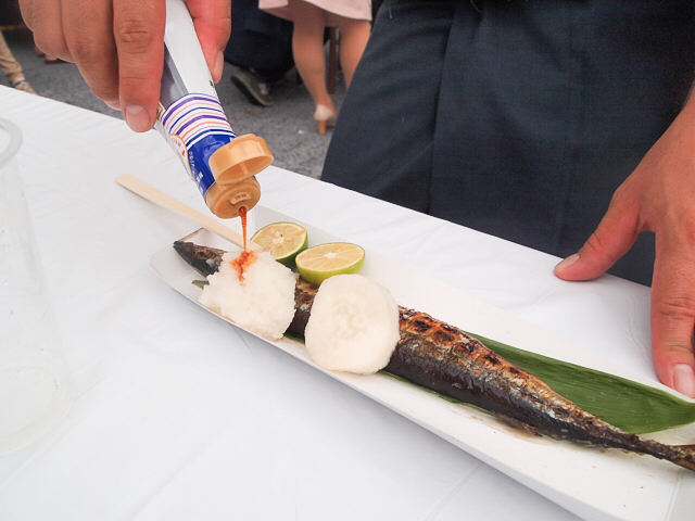 目黒のさんま祭り」4時間待ちの大行列の果てにたどり着いた極上