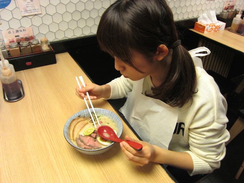 ラーメン王・石神秀幸氏ご推薦！ 現役大学生コンビが食レポする