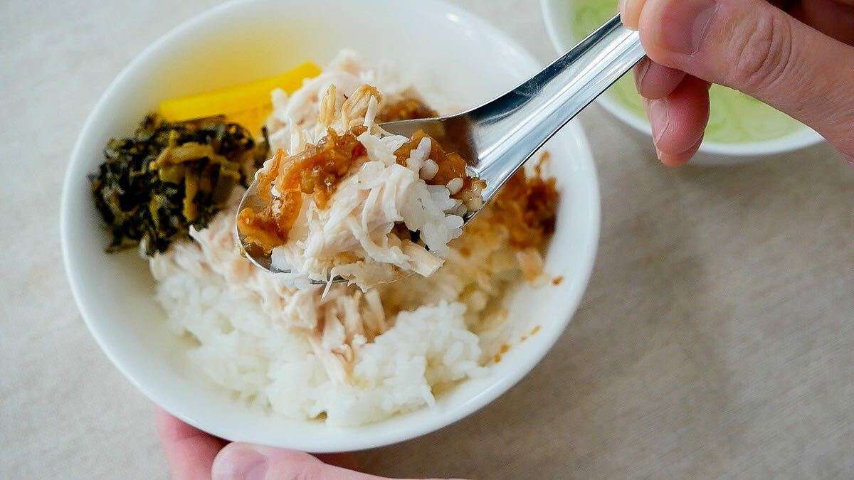 鶏むね肉を驚くほどしっとりさせた台湾料理 ジーローファン の作り方 ネクスト魯肉飯 メシ通 ホットペッパーグルメ