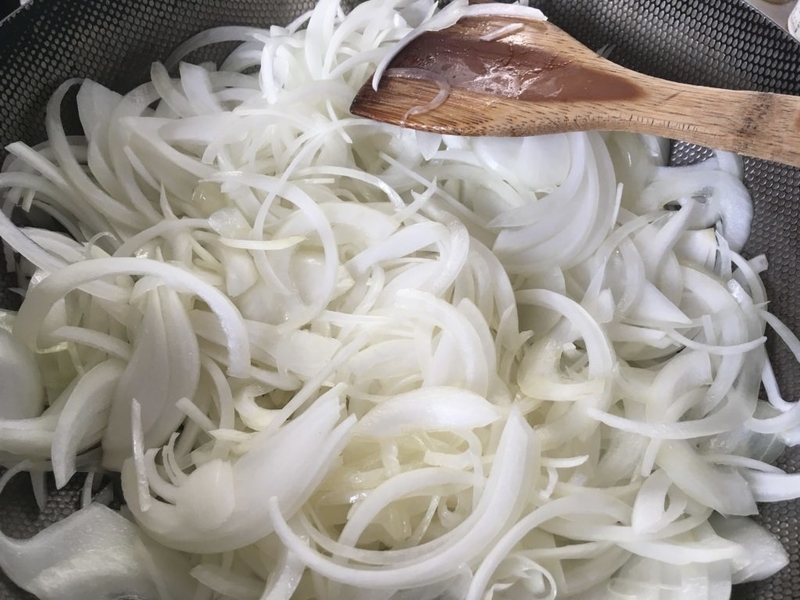 sliced onion