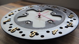 ブレーキディスクを使ったインテリアの製作（ブレーキディスク時計の