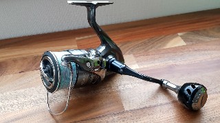 人気特価 ゴメクサス チタン製ラインローラーとハンドルノブへ交換(24 シマノ