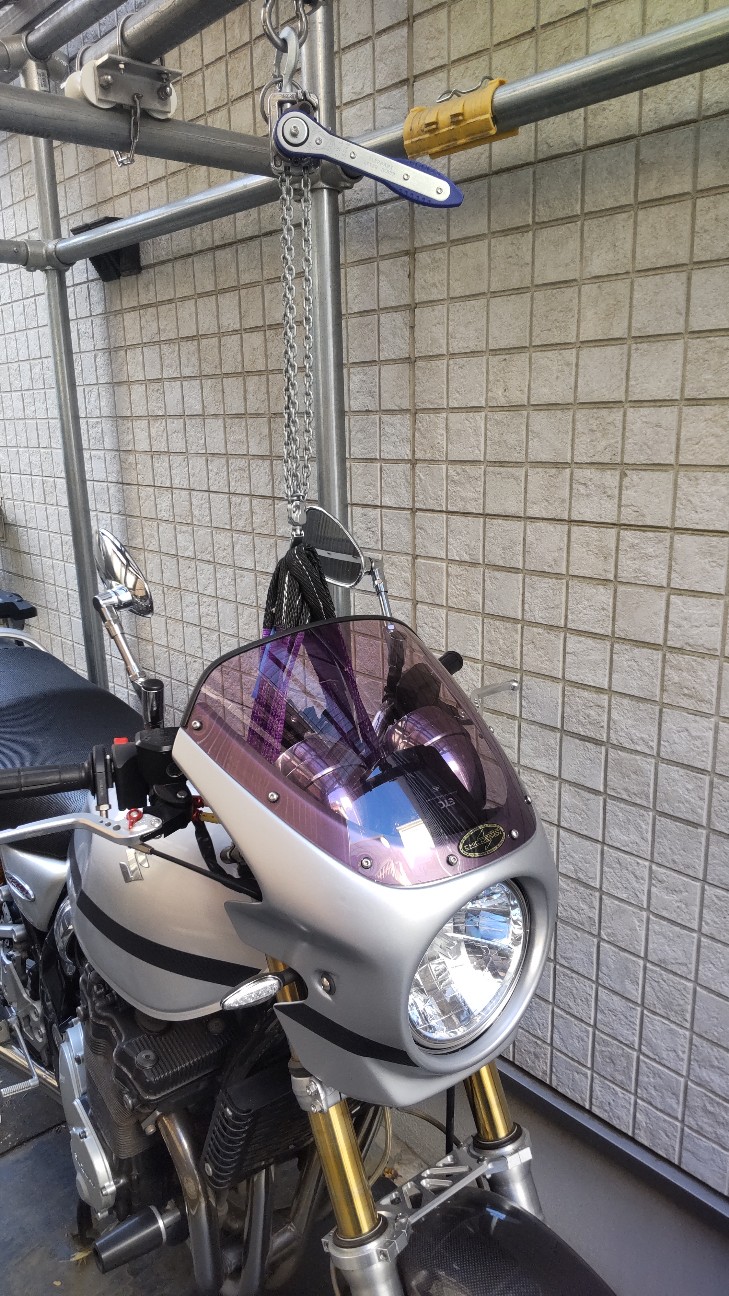 スズキ 純正 ブルバードC50 ブラケット ヘッドランプハウジング 再塗装したヘッドライトステー（ハウジング）の交換作業 - イナズマ