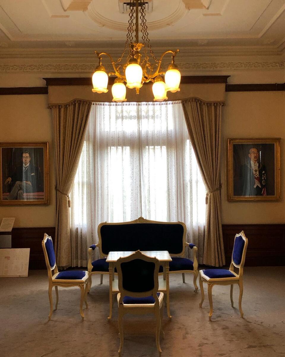 昭和レトロ洋館「萬翠荘」　着色模型 backend=imagemagick;version=1;