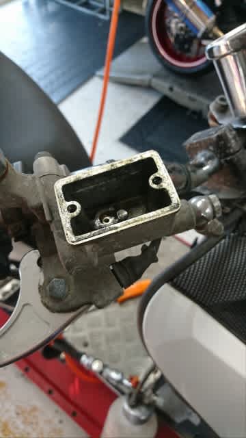 シグナスXの修理です5 - MotoSpring's blog