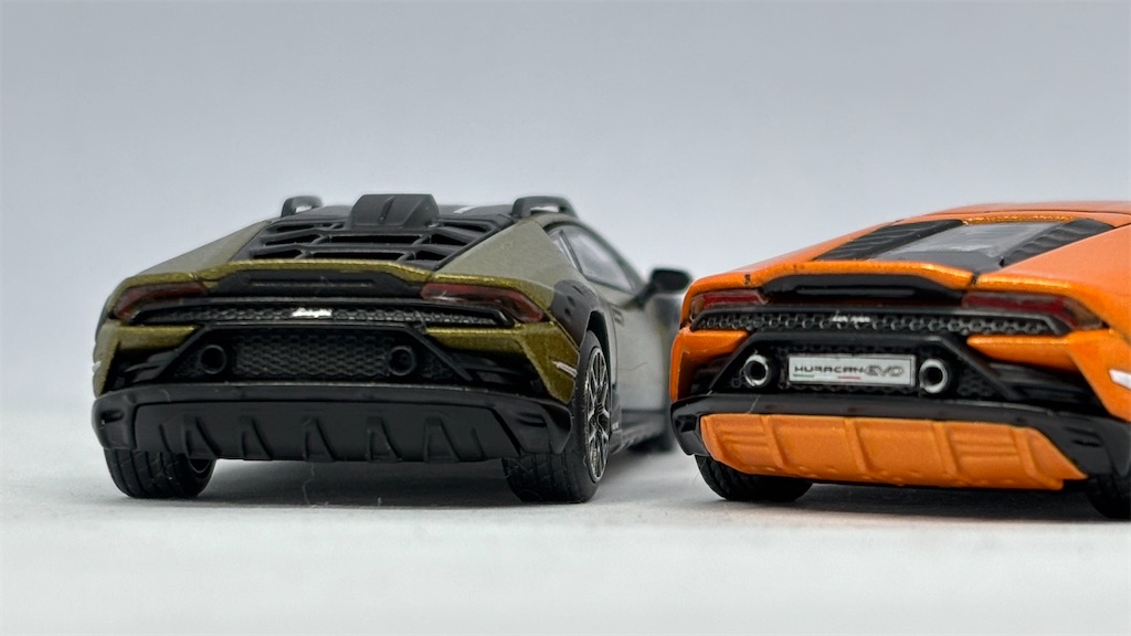 miniGT ランボルギーニウラカン　北米限定 予約受付中】(MINI GT)LB☆WORKS ランボルギーニ ウラカン GT RONIN(左