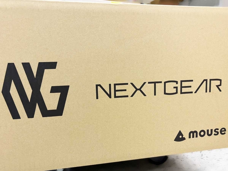 ゲーミングPC 箱の外観チェック ブランドロゴ