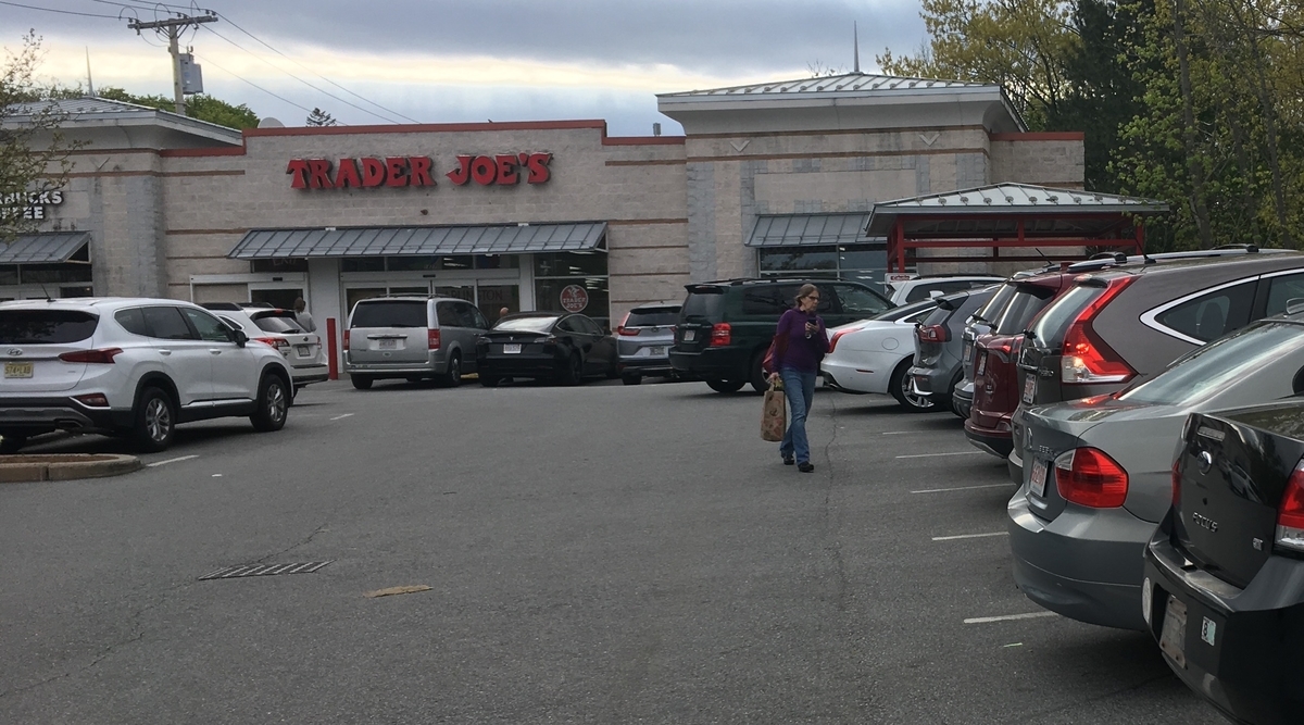 アメリカのスーパーの駐車場