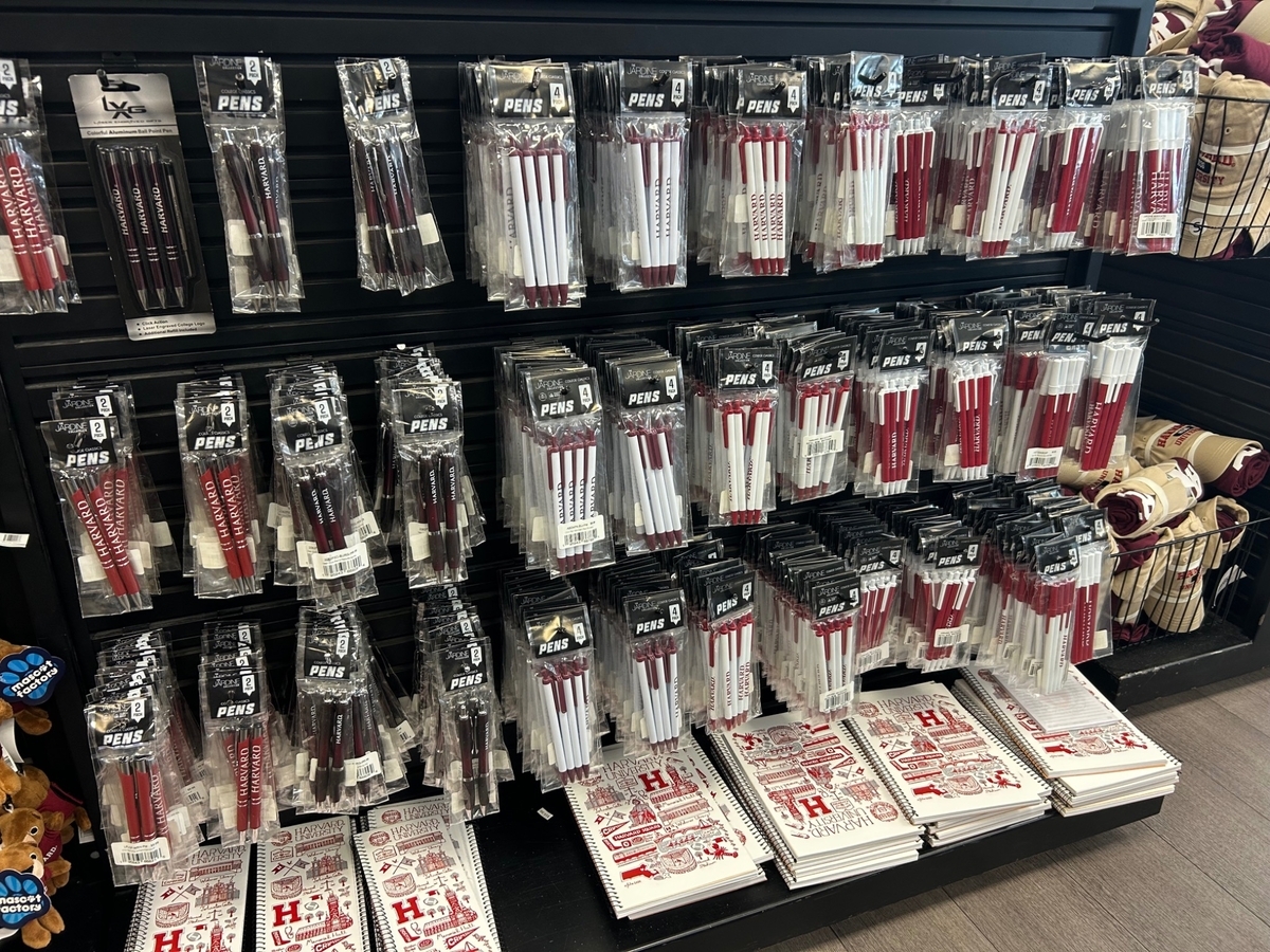 ハーバード大学のお土産おすすめ7選！COOPの人気グッズ・場所を現地