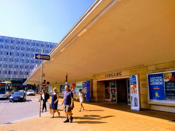 ウィーン西駅の入り口 ウィーン西駅の入り口