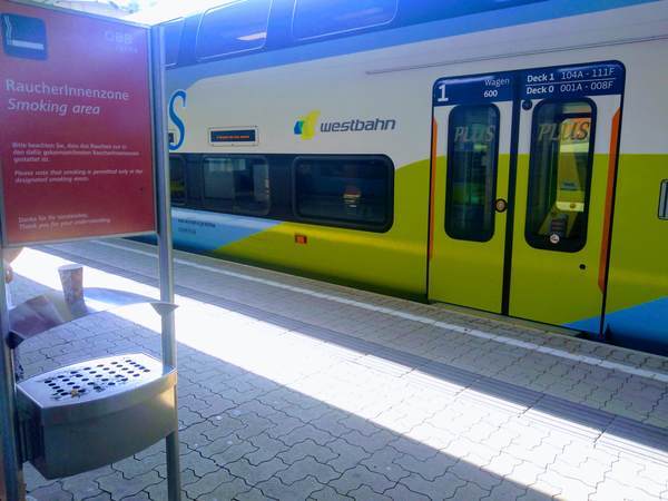 ウィーン西駅の喫煙所 ウィーン西駅の喫煙所