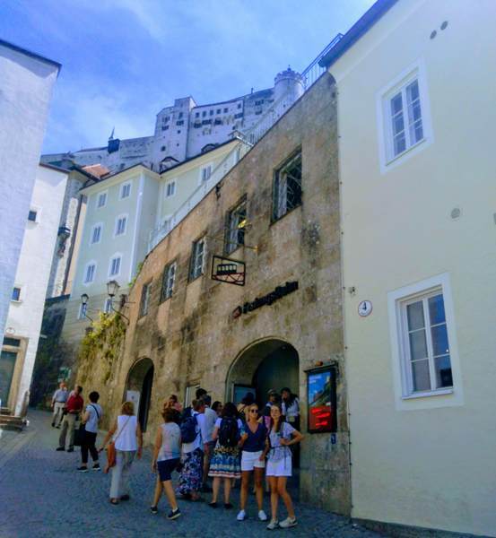 ケーブルカーの発着場 ケーブルカーの発着場