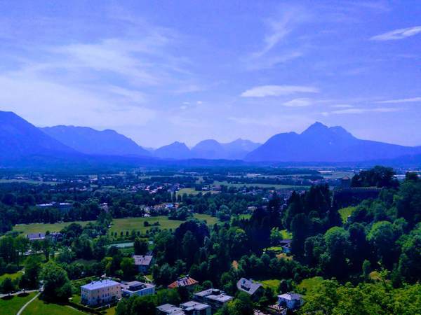 ホーエンザルツブルク城の南側の景色 ホーエンザルツブルク城の南側の景色