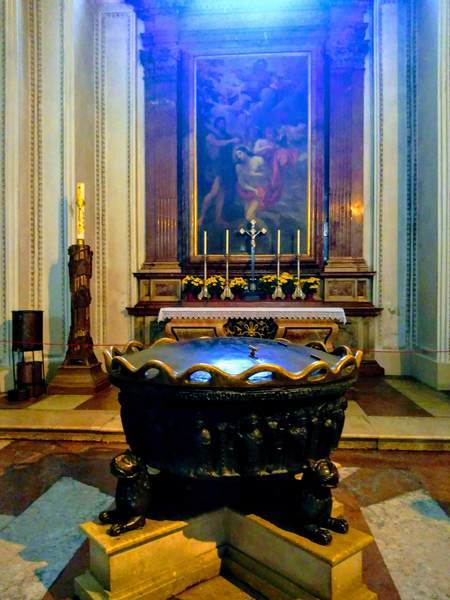 モーツァルトの洗礼盤 モーツァルトの洗礼盤