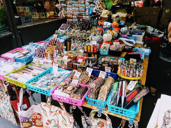 ハヴェルスカー市場のお土産グッズ