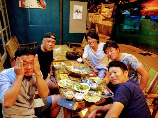タイ料理屋さんで記念撮影