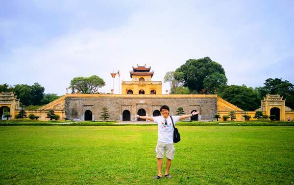タンロン遺跡で記念撮影