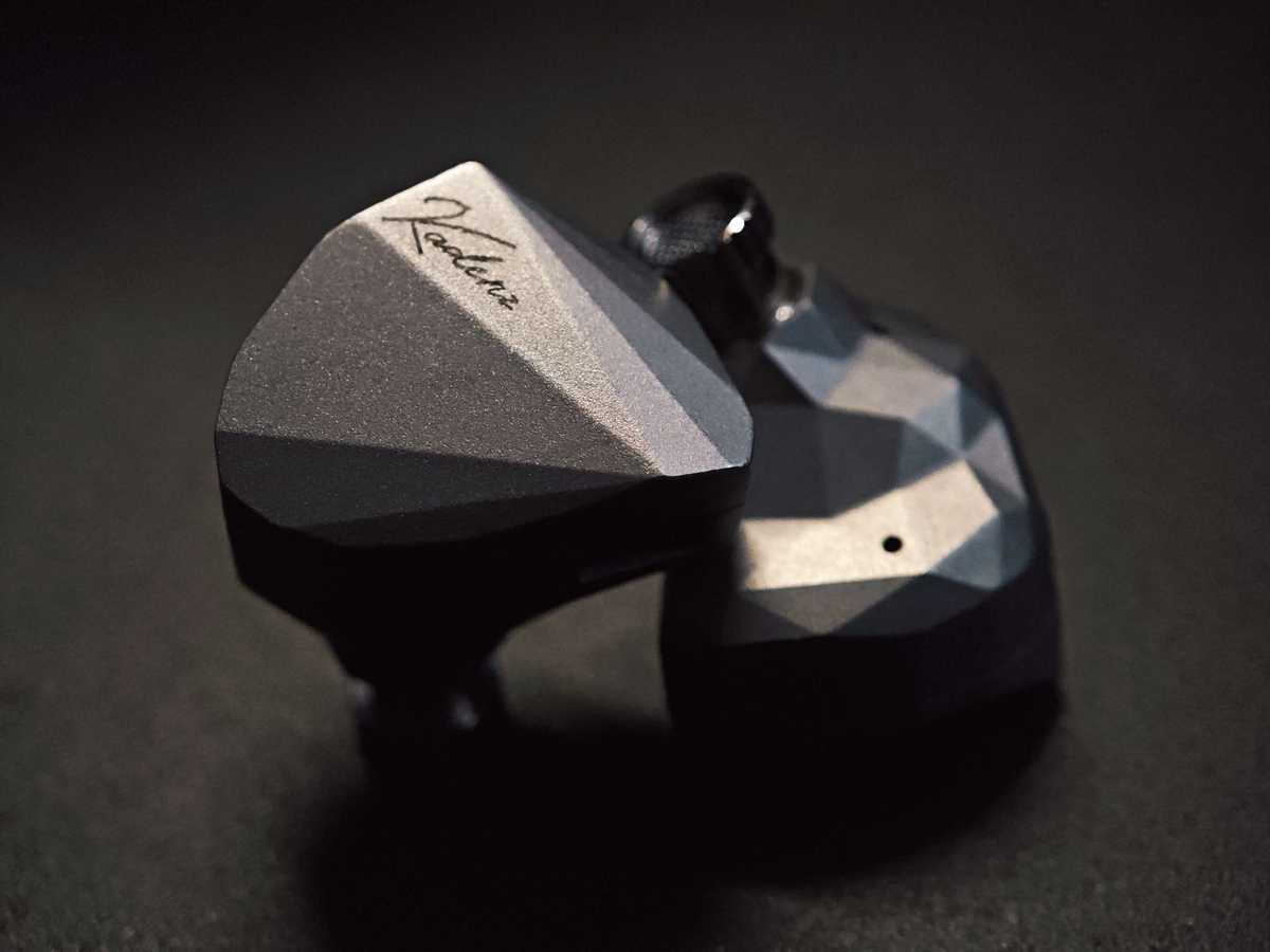 7年間の集大成であり、フィナーレの名に相応しいイヤホン 水月雨