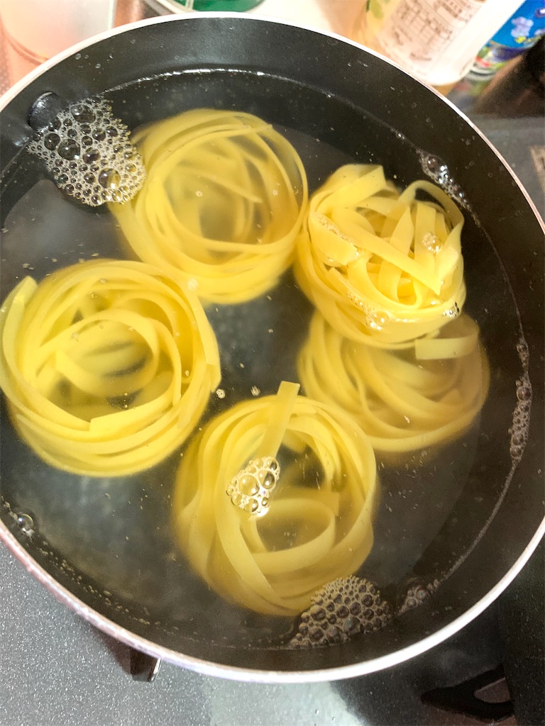 ペペロンチーノをフィットチーネで ペペロンチーノ フェットチーネ Aglio Olio E Peperoncino Fettuccine Men Loves 麺 ペペロンチーノをフィットチーネで ペペロンチーノ フェットチーネ Aglio Olio E Peperoncino Fettuccine Men Loves 麺