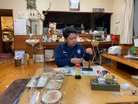 深夜のタイイング