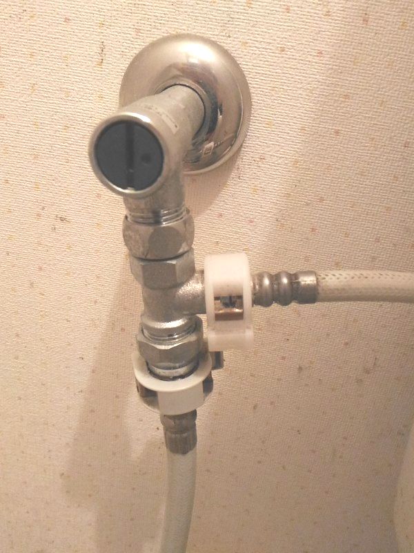 壁の水栓金具。 壁の水栓金具。