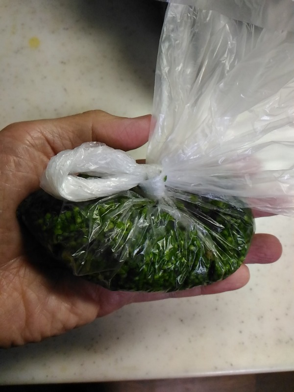ポリ袋で冷蔵庫へ。 ポリ袋で冷蔵庫へ。