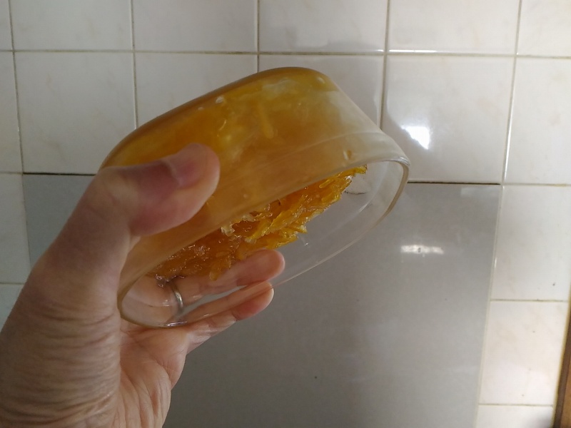 逆さにしても落ちません。