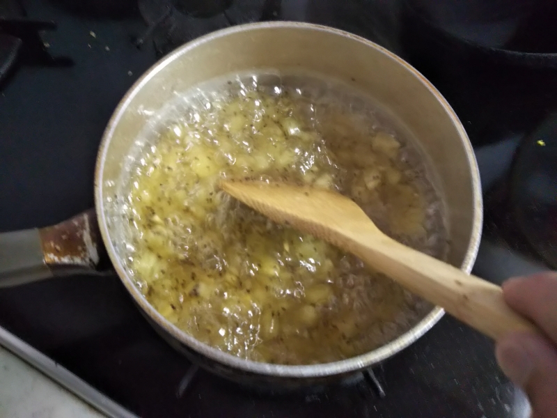 だんだん粘度が出てきます。