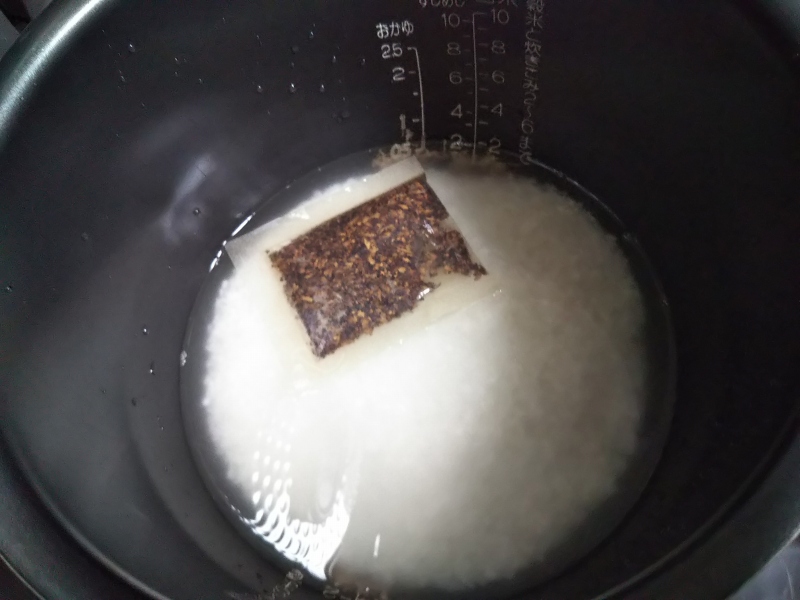 いざ、麦茶ごはん!