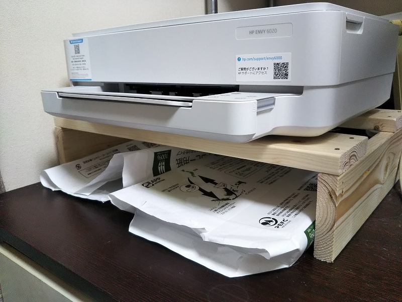 完成したプリンタ台。
