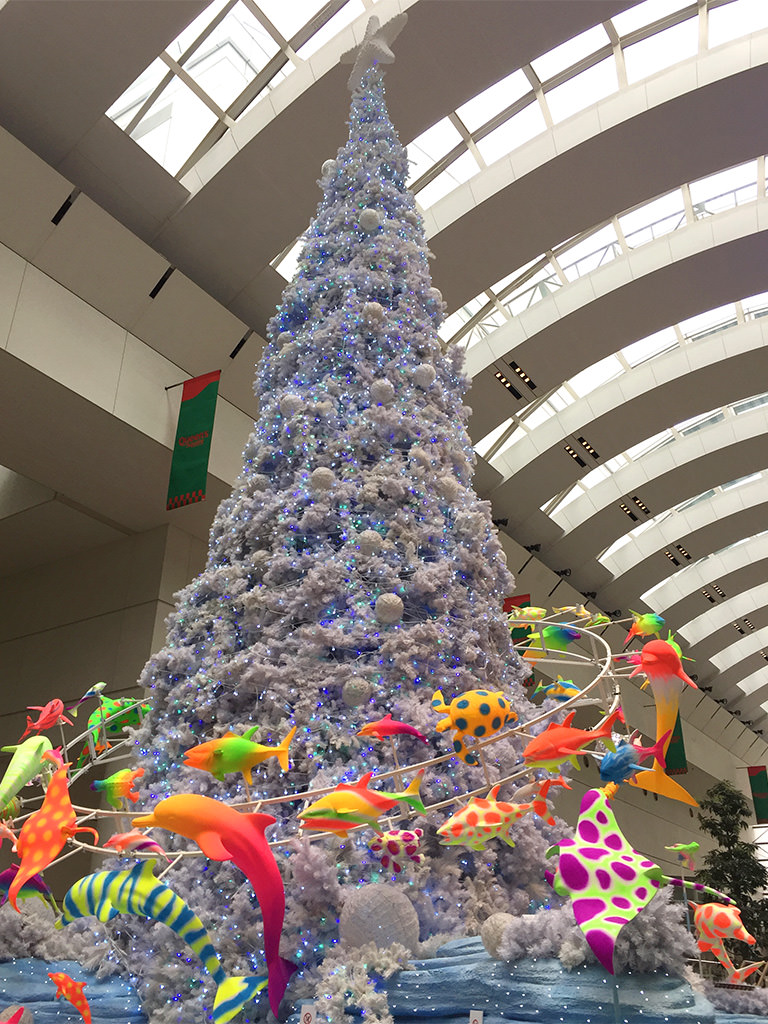 f:id:NVS:20161207134451j:plain クイーンズスクエア横浜の魚ツリー