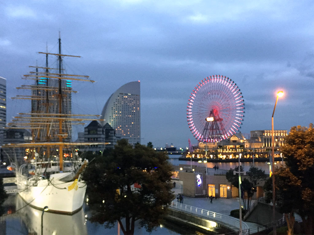 クリスマスも控え横浜の夜景はキレイ