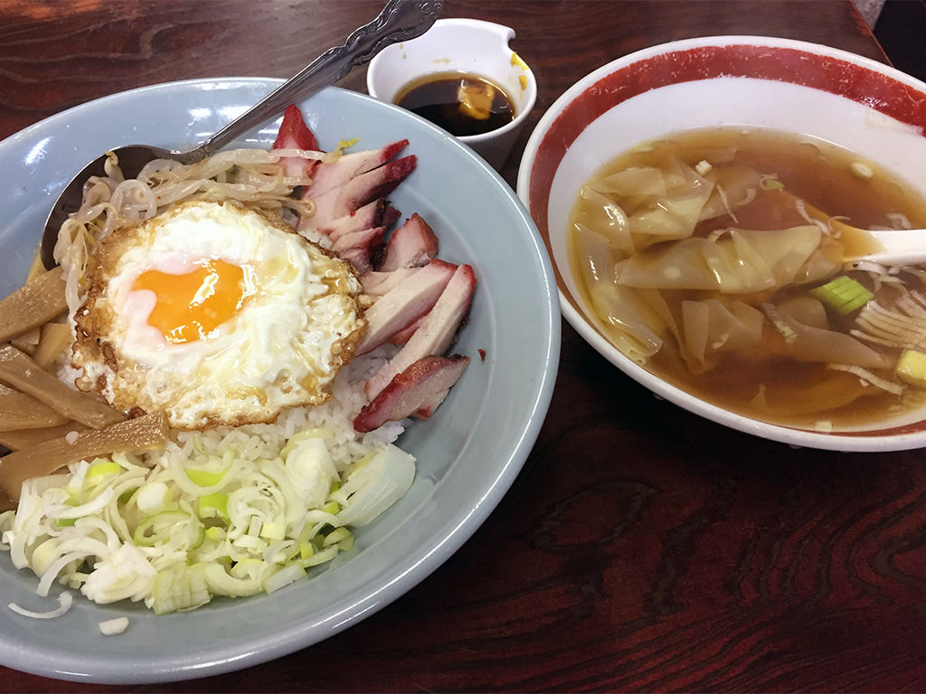 f:id:NVS:20161207134551j:plain 驚きの400円の酔来丼と200円の小さくない小ワンタン