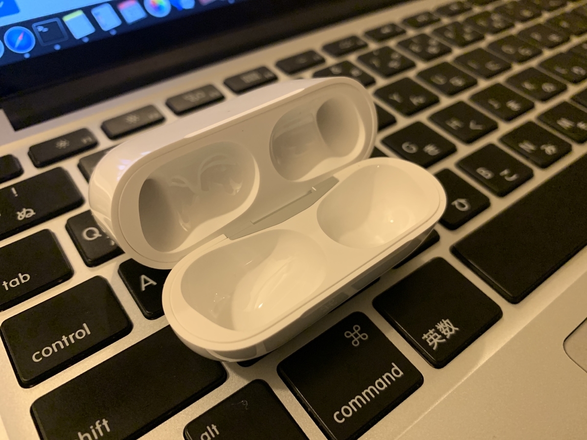 AirPods Pro Wireless Charging Case
