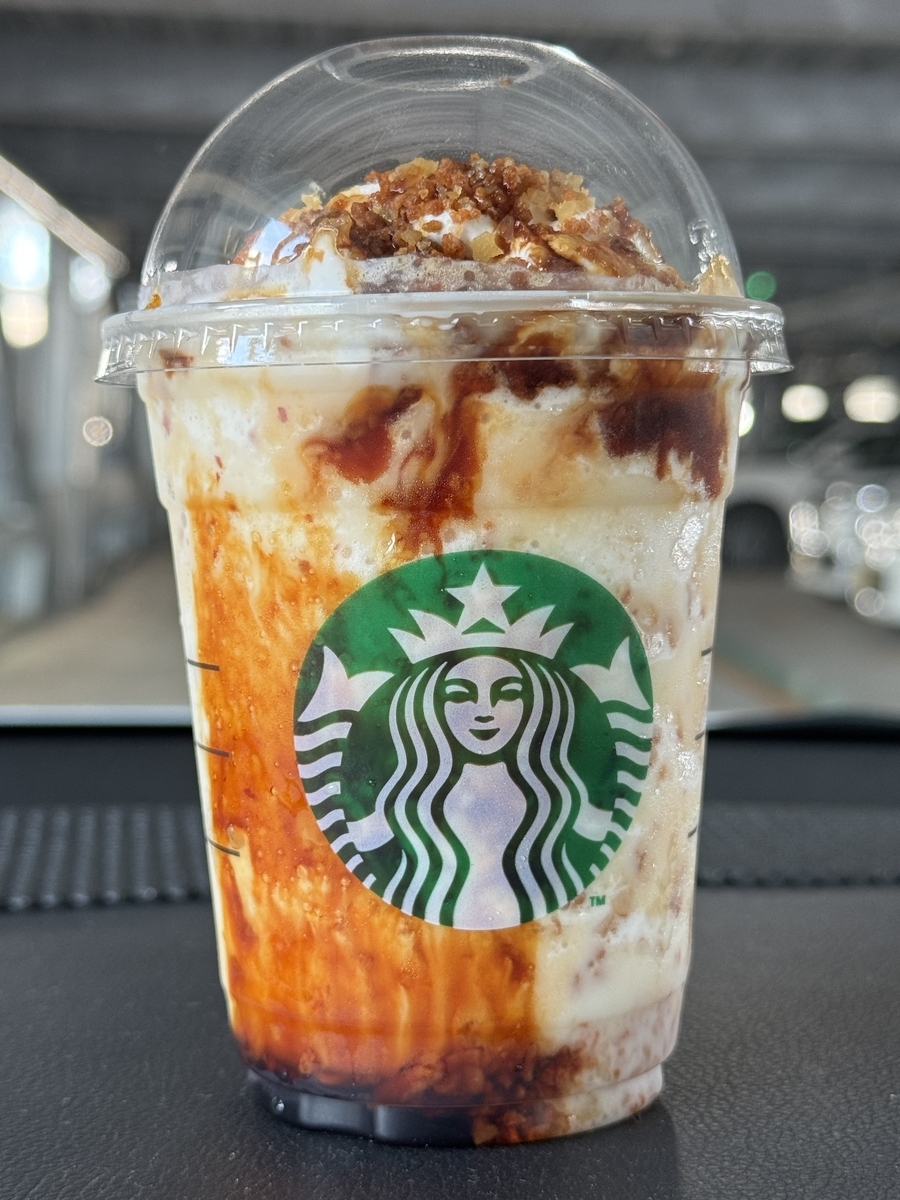スタバの焼き芋香ばしカラメルフラペチーノ